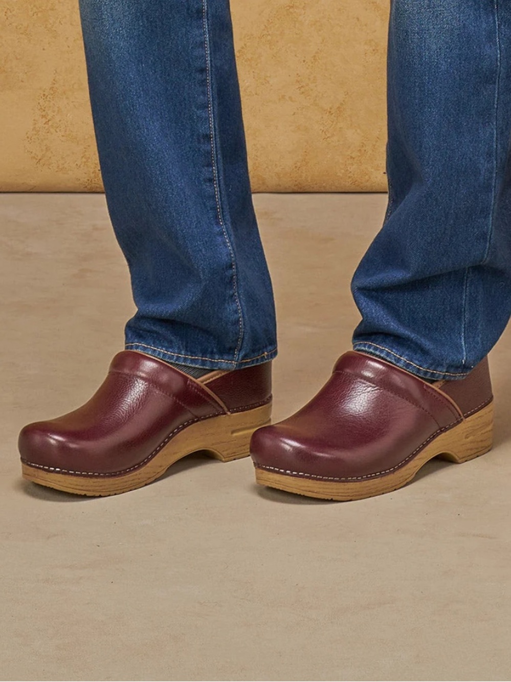 Dansko Professional Leather Clogs Cordovan Milled Wood-Look Platform size 36